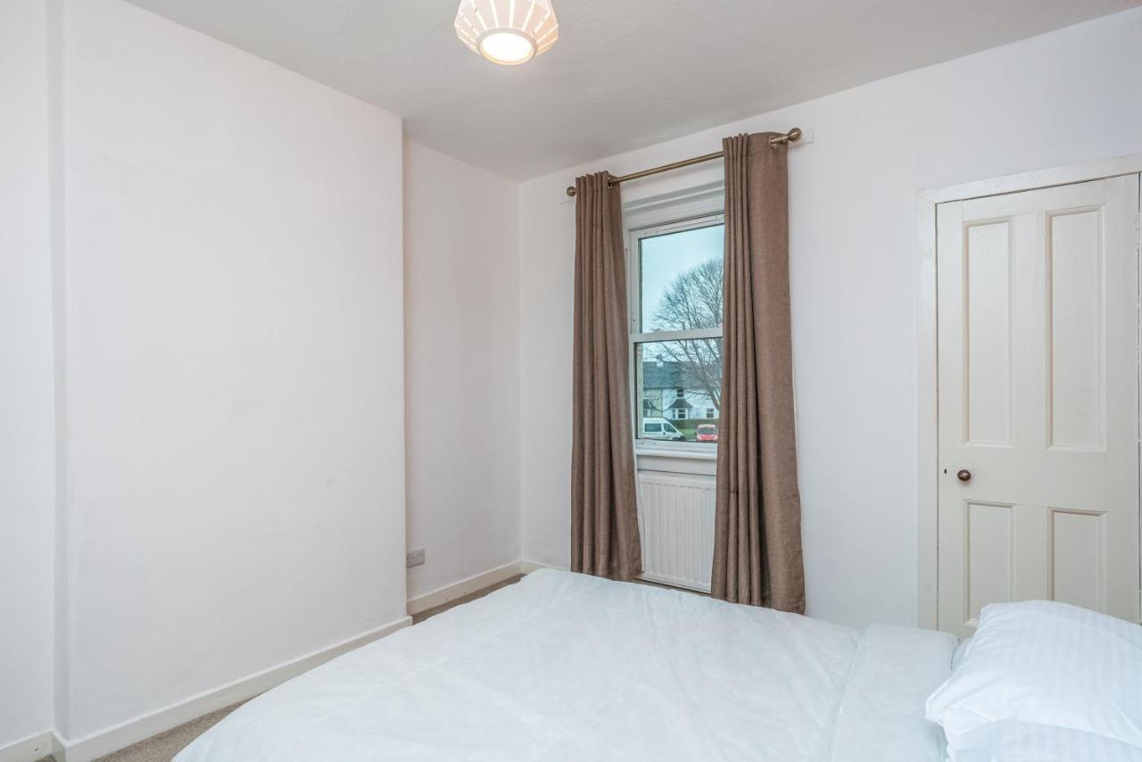 Pass The Keys Cosy And Spacious 2 Beds Flat With - Free Parking Edinburgh Exterior foto