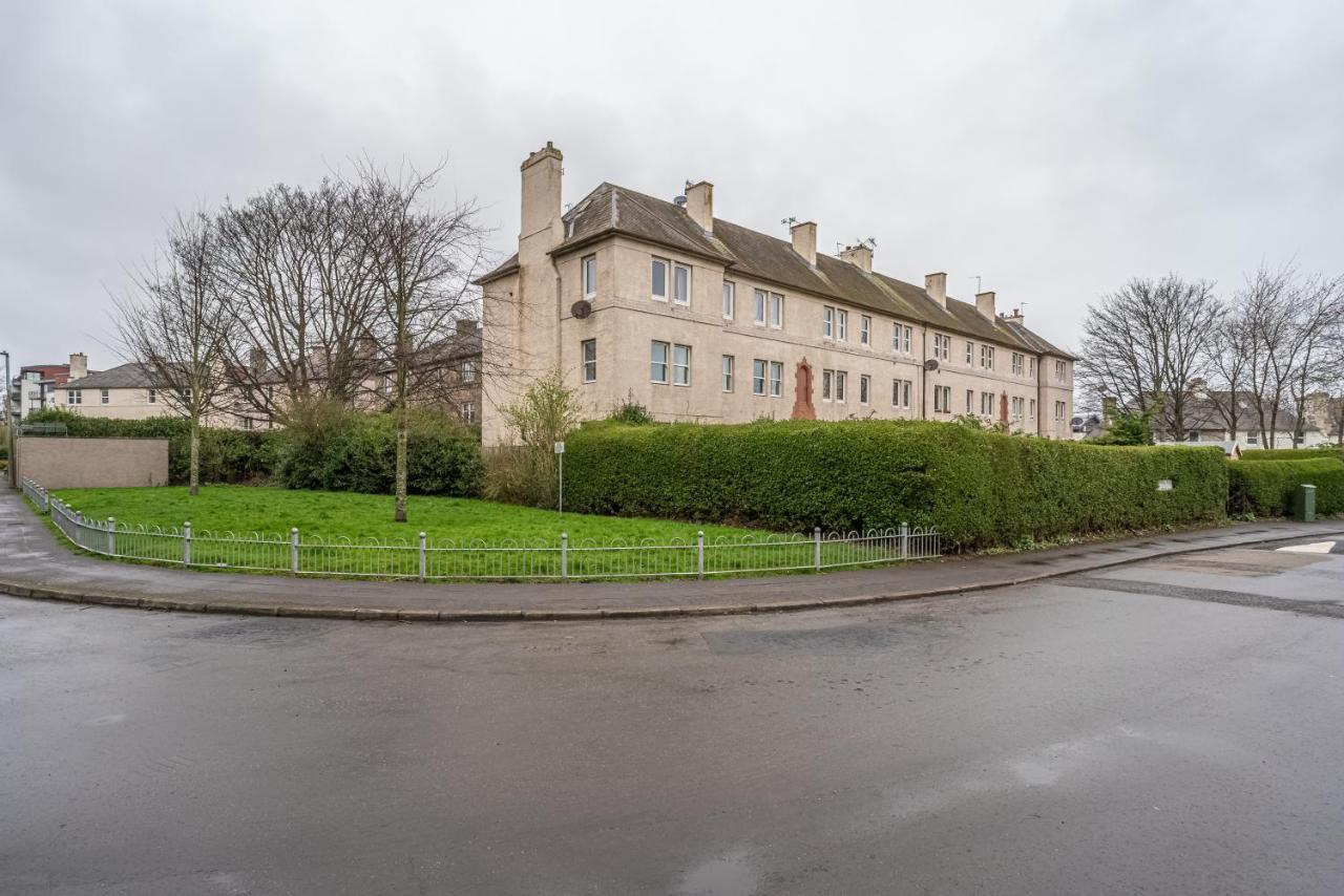 Pass The Keys Cosy And Spacious 2 Beds Flat With - Free Parking Edinburgh Exterior foto