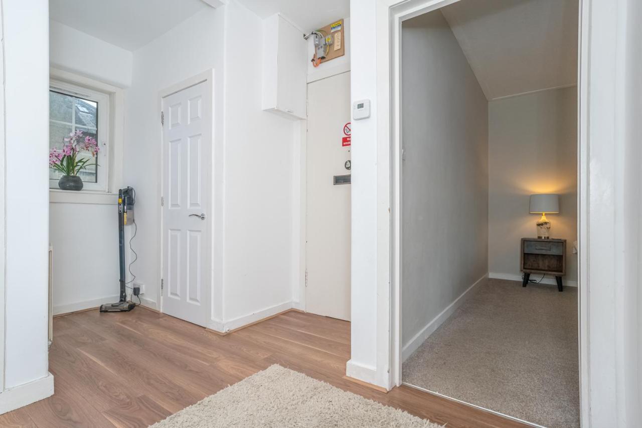 Pass The Keys Cosy And Spacious 2 Beds Flat With - Free Parking Edinburgh Exterior foto